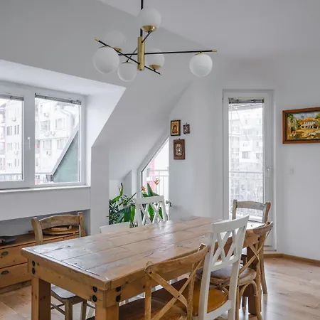 Charming & Cozy 2bd With Natural Light By Flat Mаnager